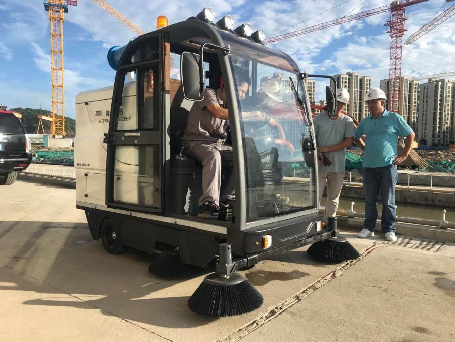 克孜勒苏龙海市电动清扫车：现代城市清洁的新解决方案